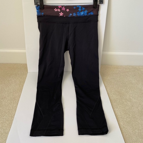 Lululemon Crop - Picture 1 of 4
